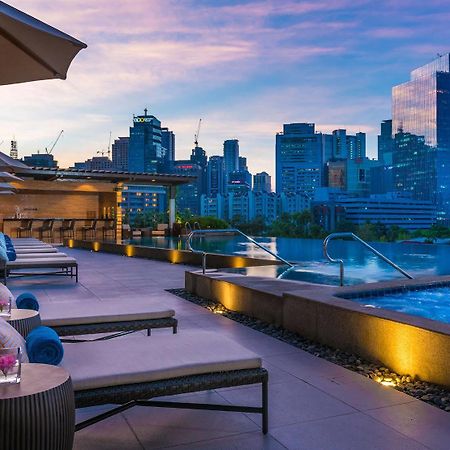 Discovery Primea Makati City Екстериор снимка The rooftop pool at the hotel