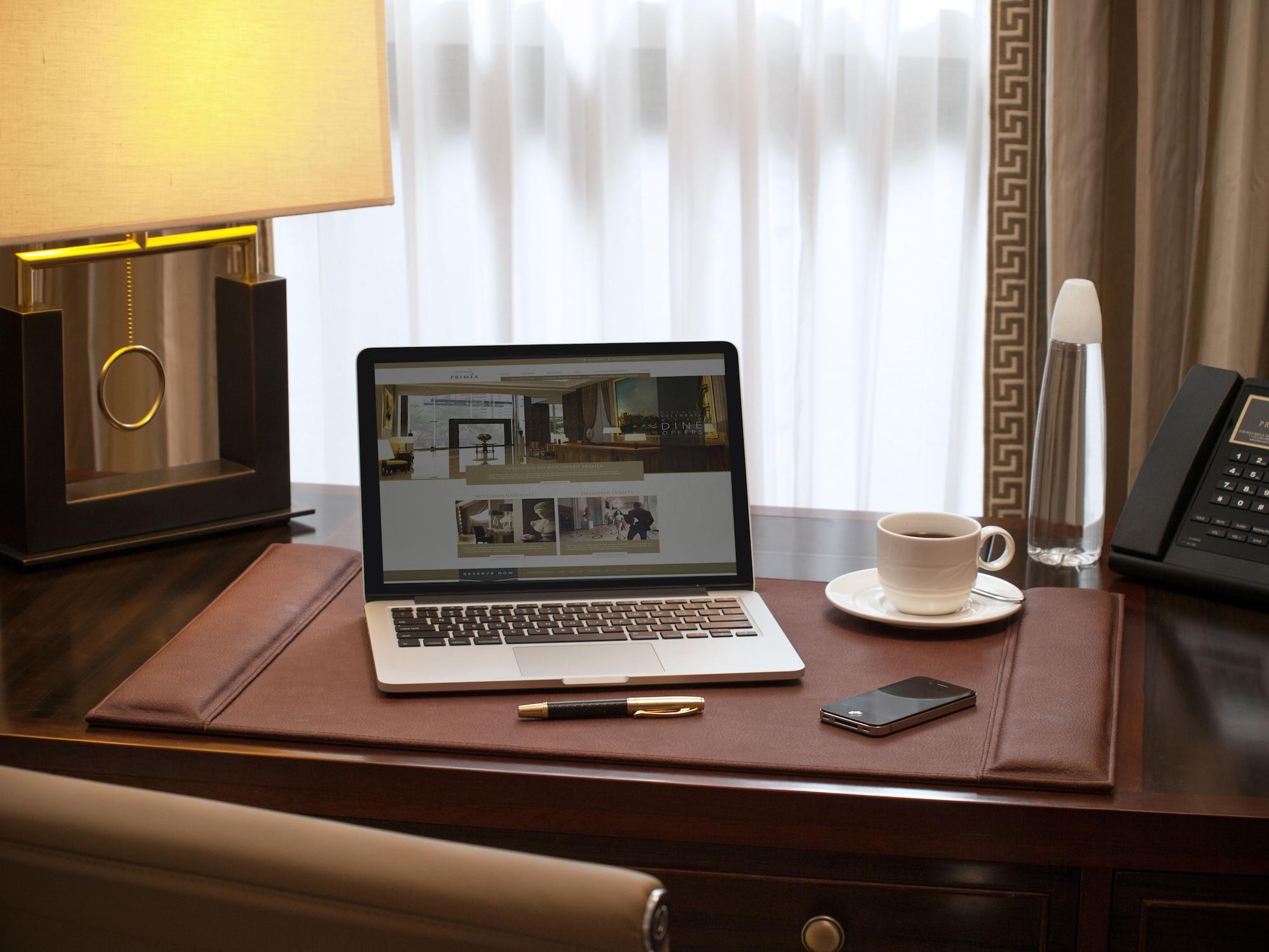 Discovery Primea Makati City Екстериор снимка A leather desk pad