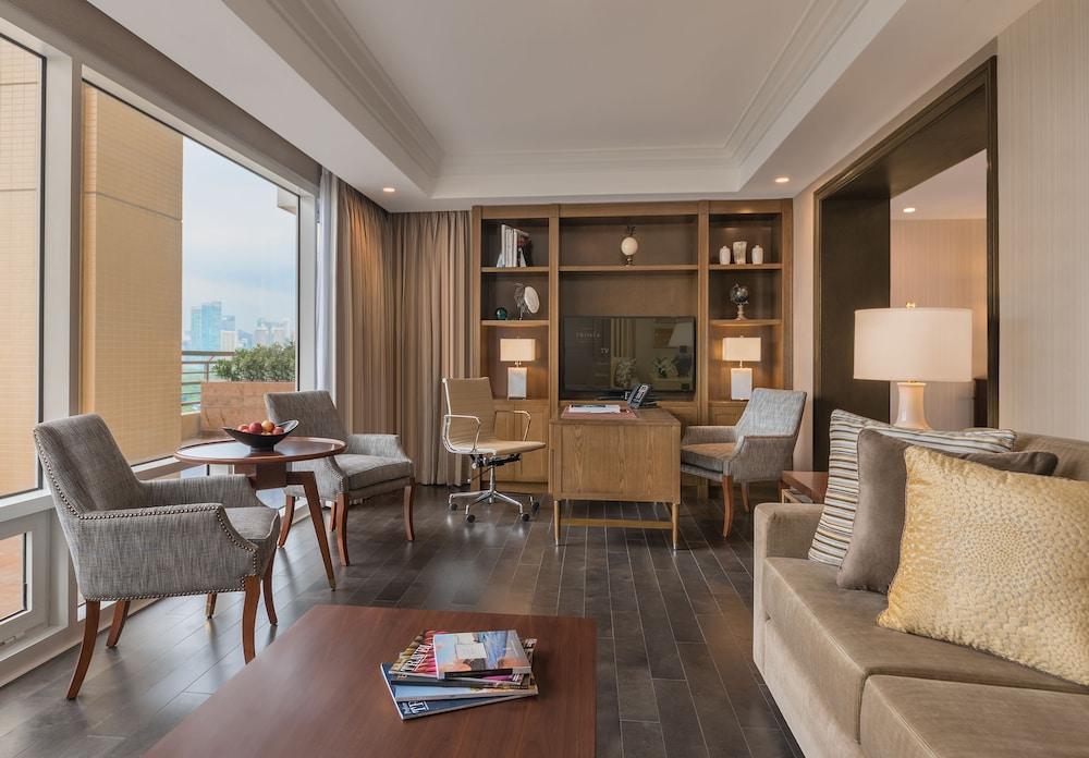 Discovery Primea Makati City Екстериор снимка A living room at the hotel
