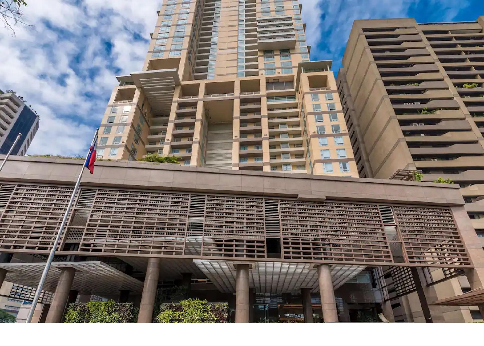 Discovery Primea Makati City Екстериор снимка The building's entrance
