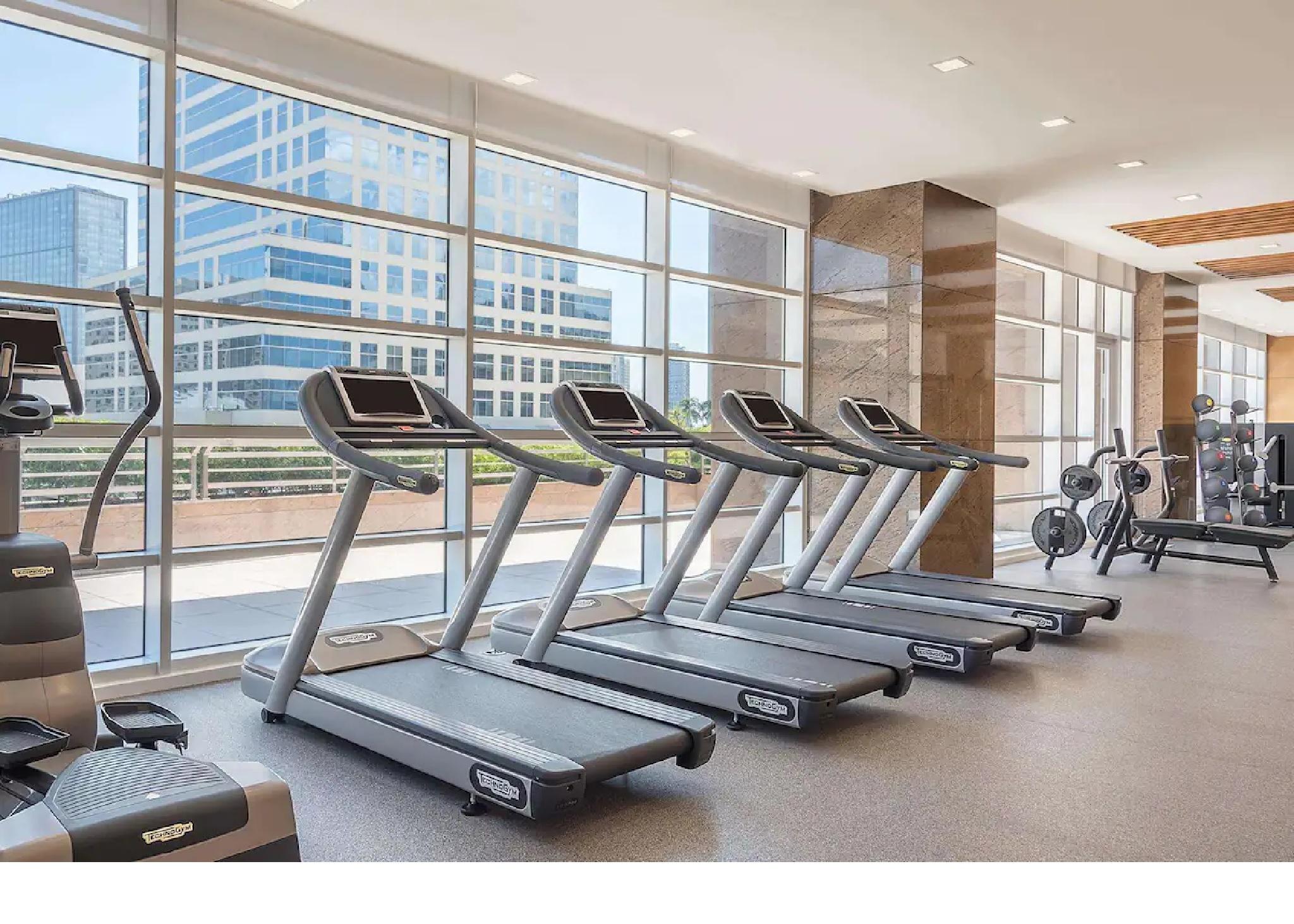 Discovery Primea Makati City Екстериор снимка The gym at the hotel