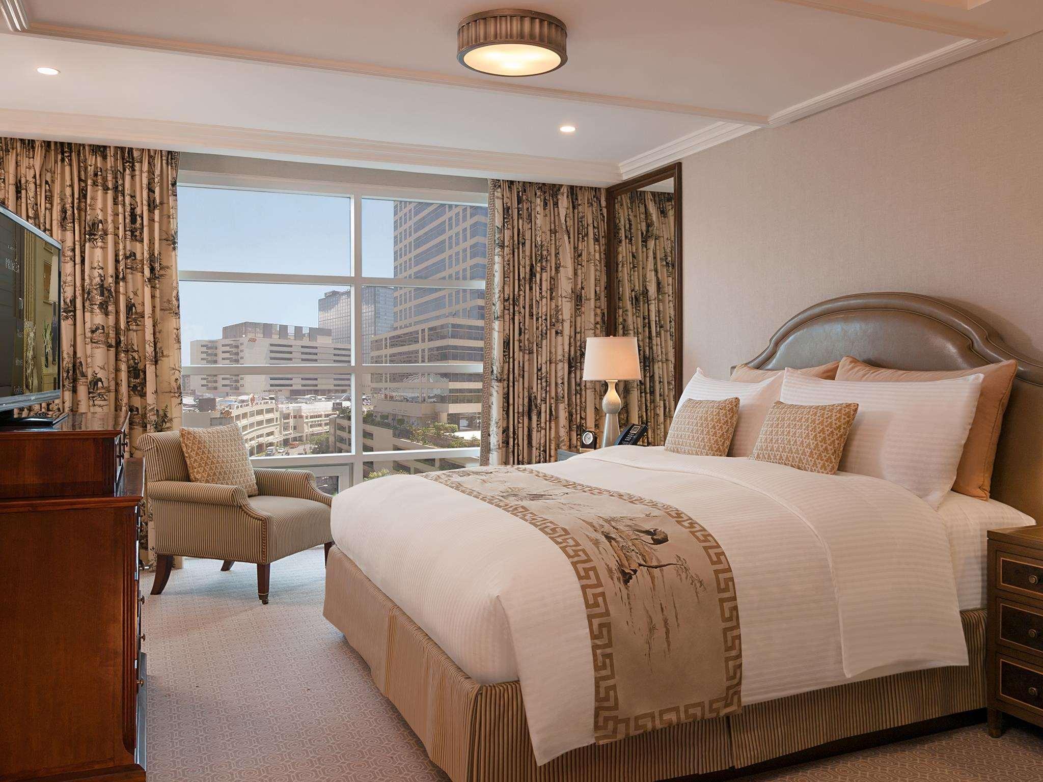 Discovery Primea Makati City Екстериор снимка A bedroom at the Four Seasons Hotel