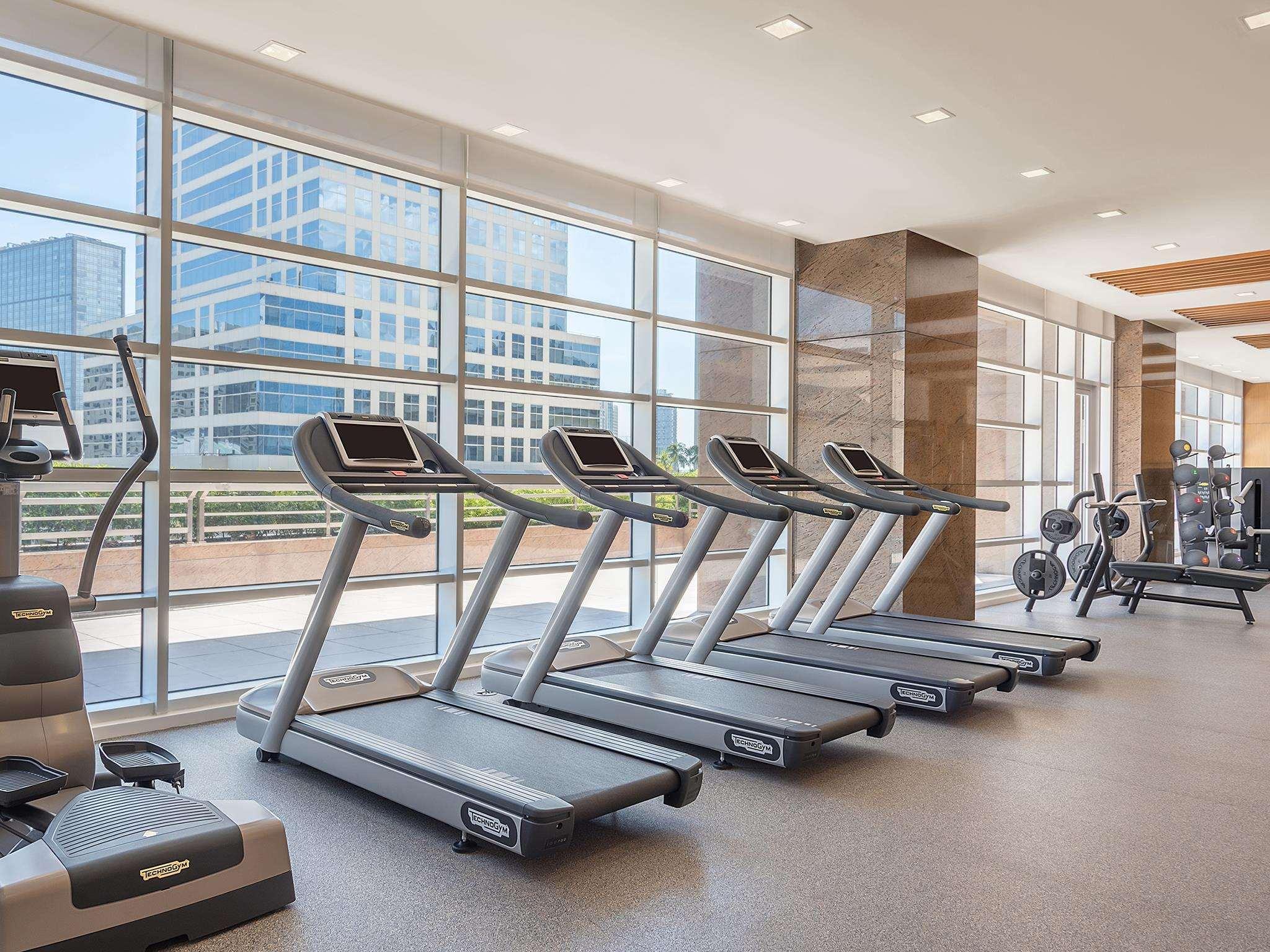 Discovery Primea Makati City Екстериор снимка The gym at the hotel
