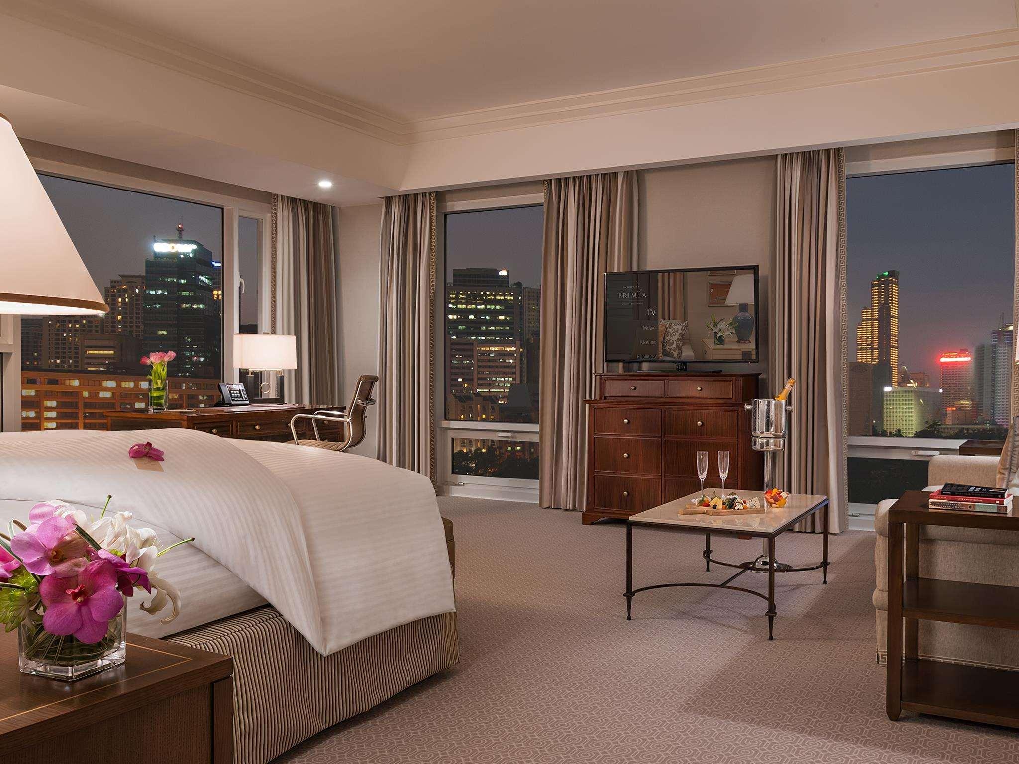 Discovery Primea Makati City Екстериор снимка A bedroom at the Mandarin Oriental New York