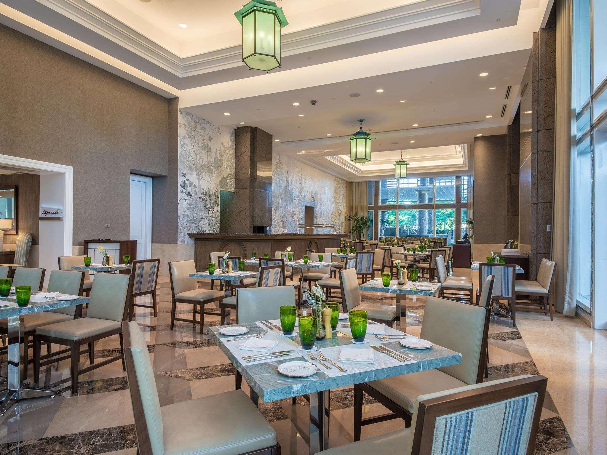 Discovery Primea Makati City Екстериор снимка The Terrace