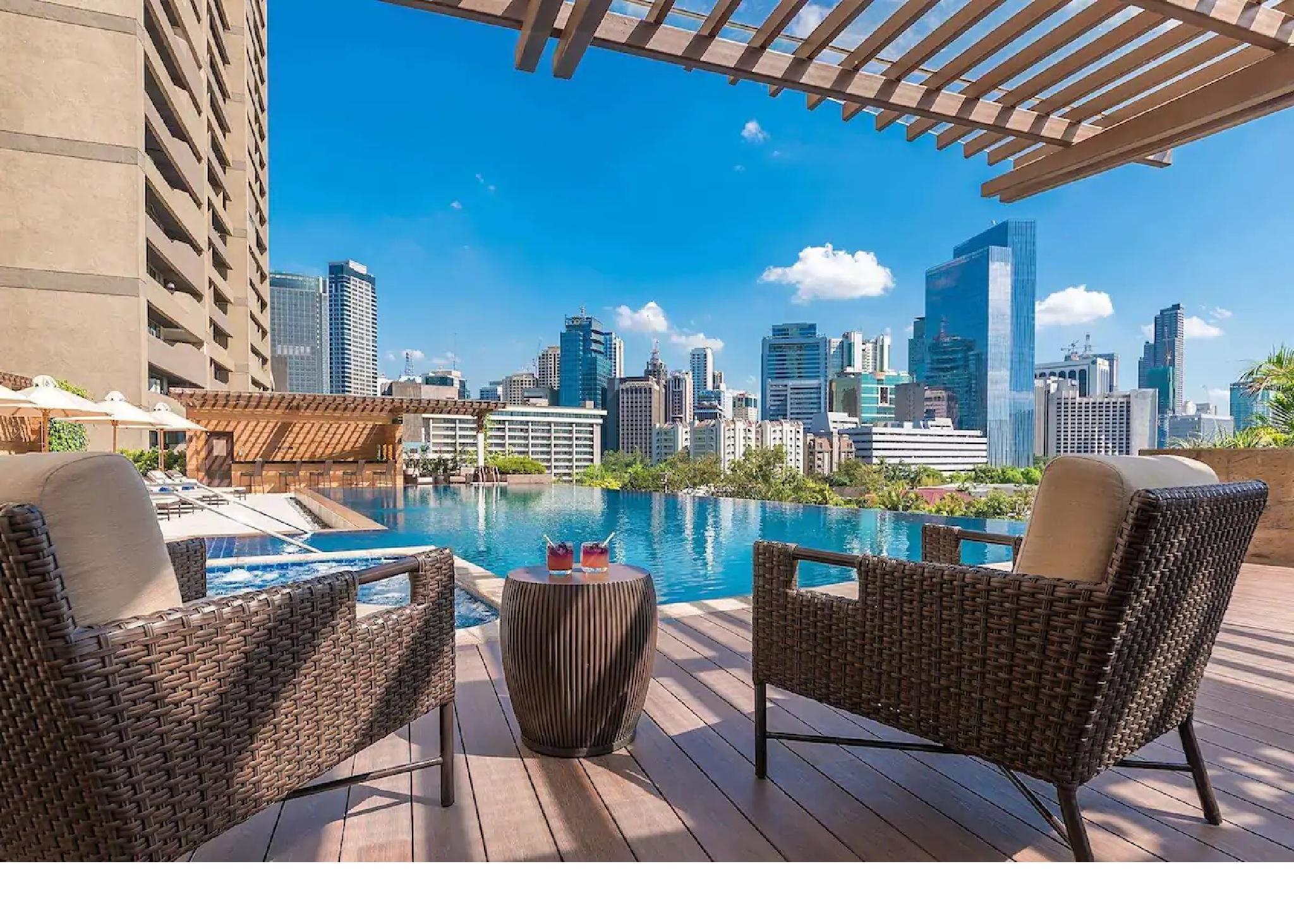 Discovery Primea Makati City Екстериор снимка View from the rooftop pool