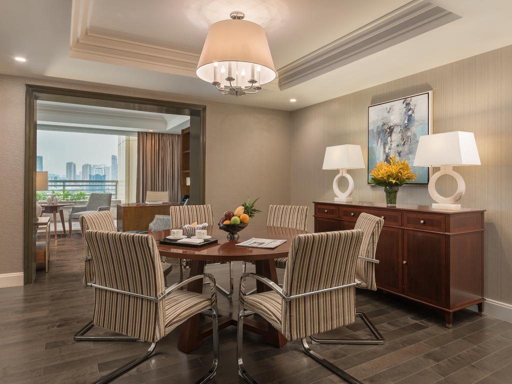 Discovery Primea Makati City Екстериор снимка A dining room