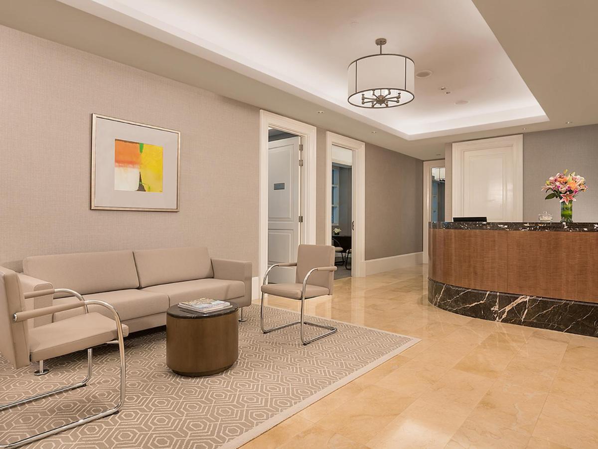 Discovery Primea Makati City Екстериор снимка The lobby of 100 North Main