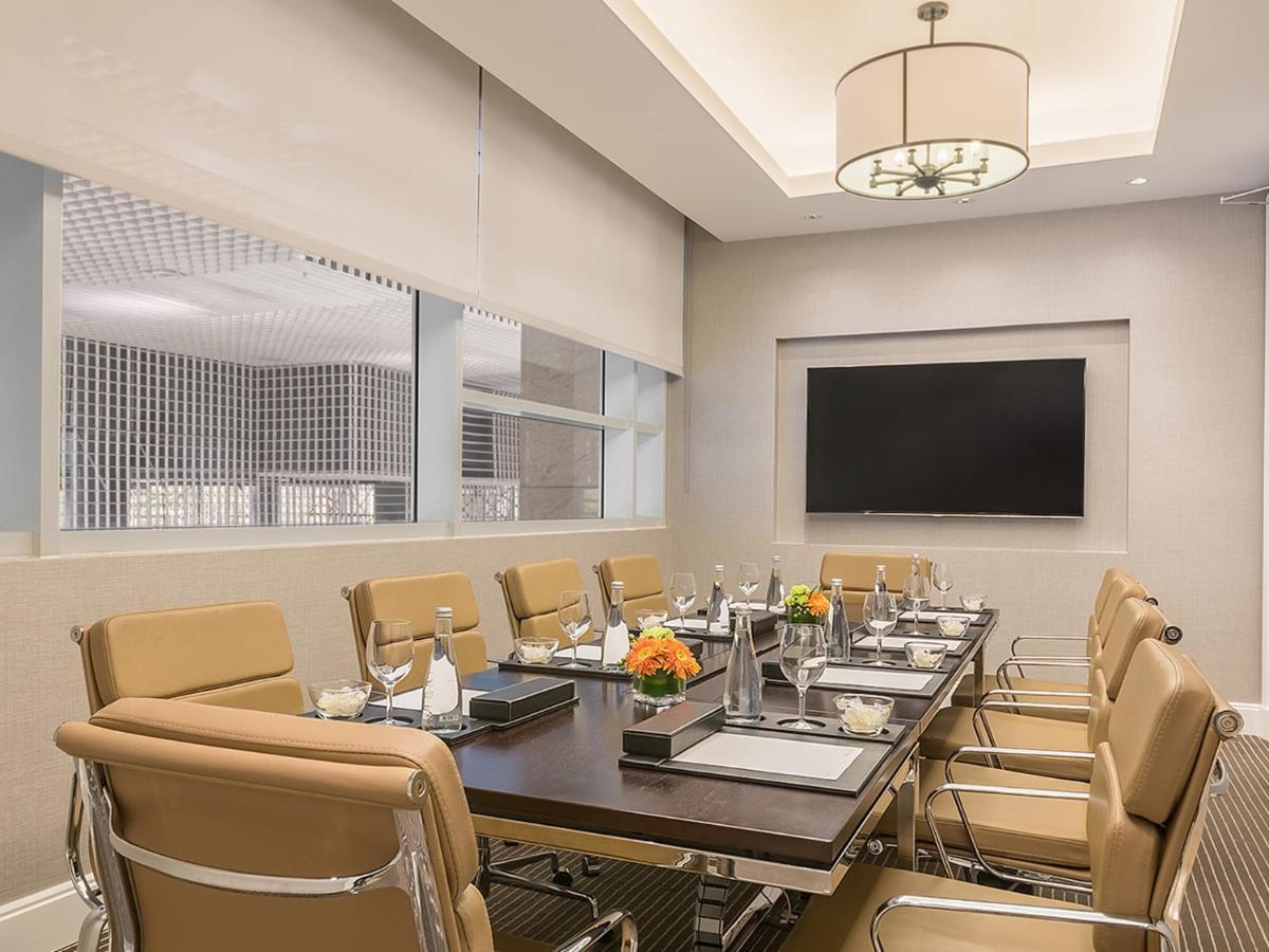 Discovery Primea Makati City Екстериор снимка Boardroom